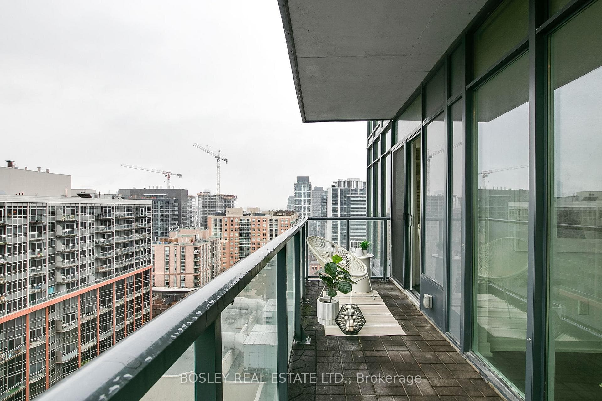 105 George Street Unit 1404 photo 21