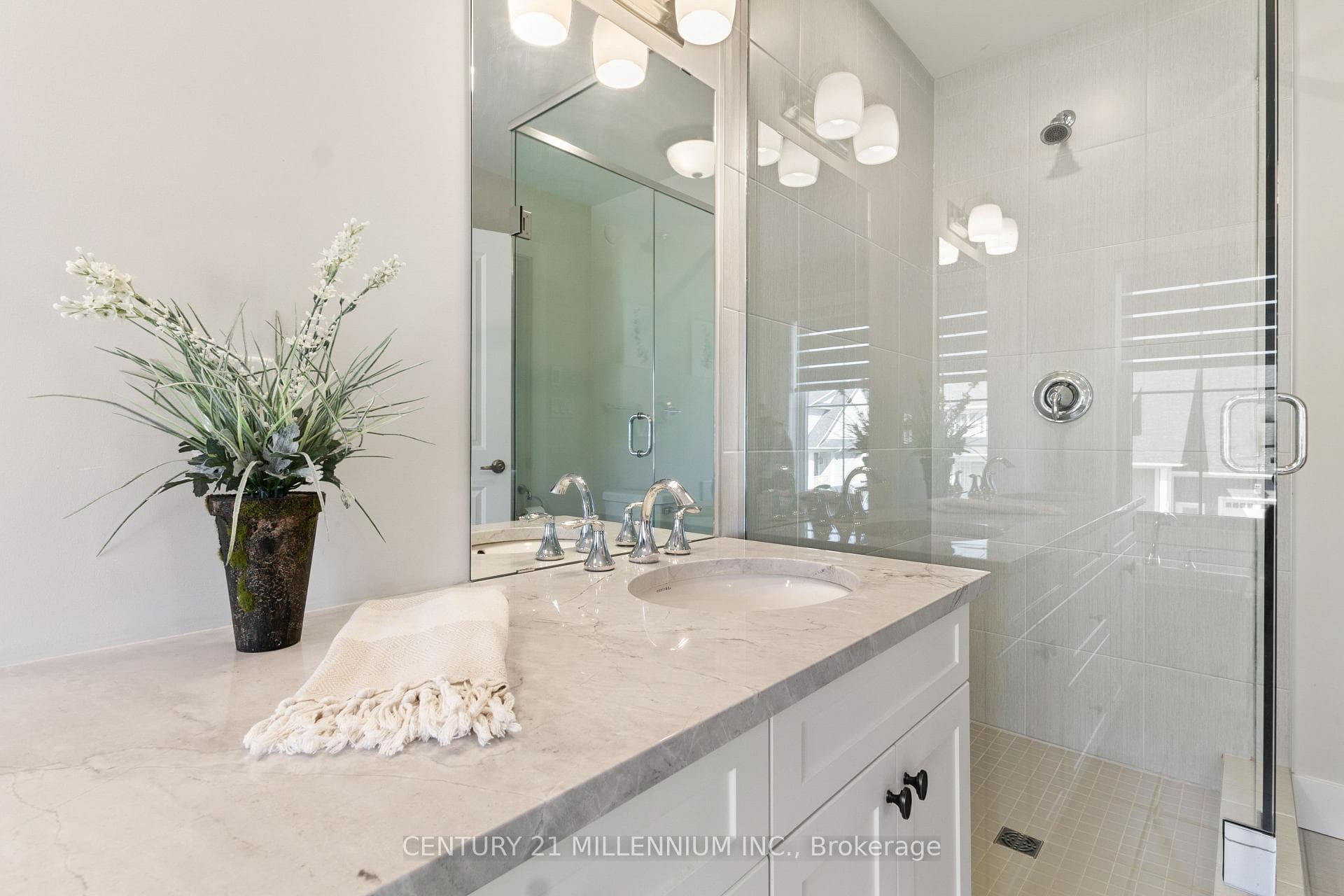 331 Yellow Birch Crescent photo 23
