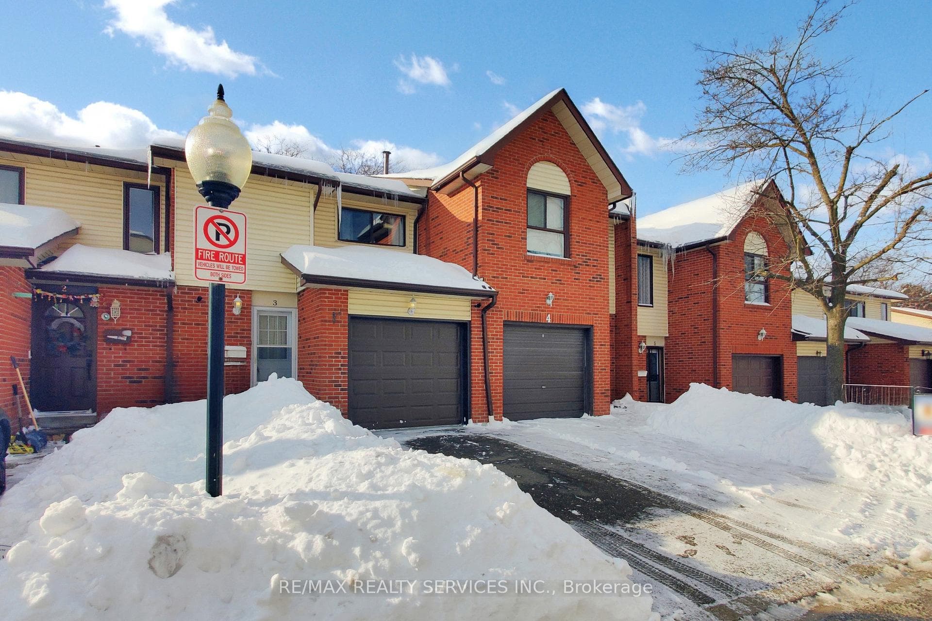 3 Collins Crescent photo 3