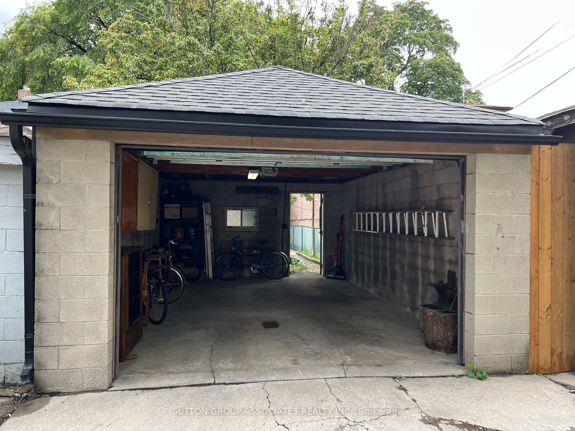 131 Booth Avenue photo 40