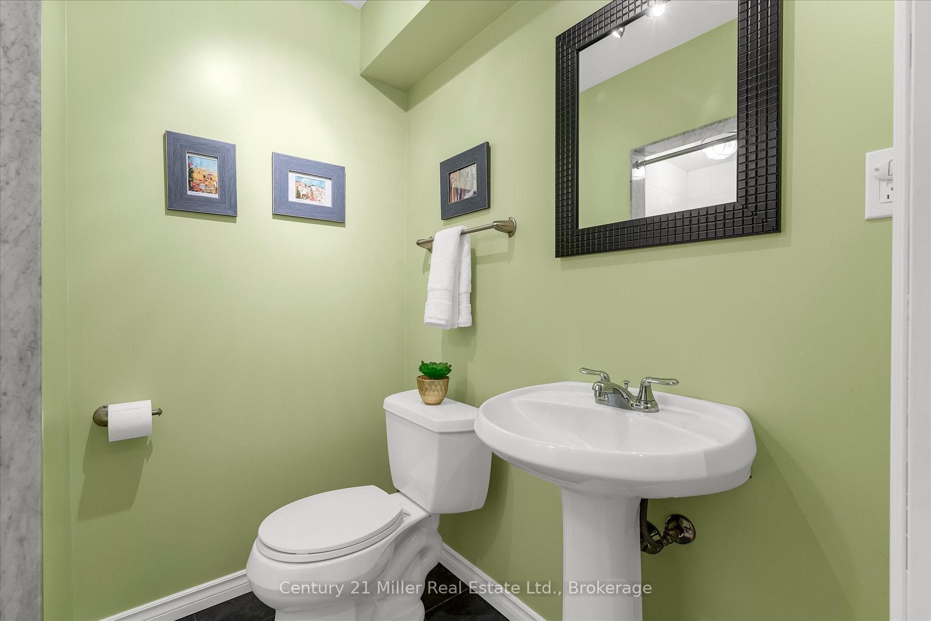 2426 Felhaber Crescent photo 29