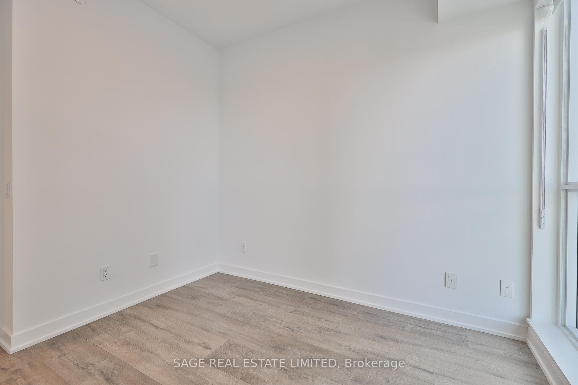 327 King Street Unit 3405 photo 15