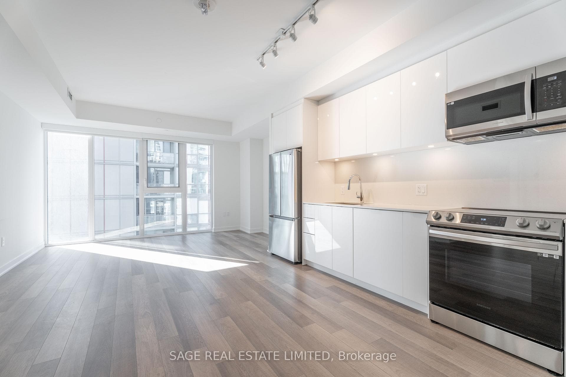 357 King Street Unit 2109 photo 1
