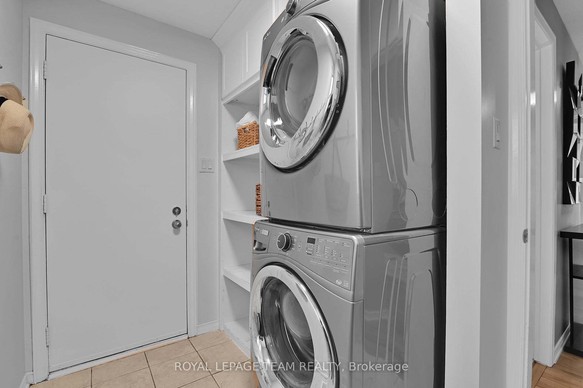 Combo mud room / laundry room with side door