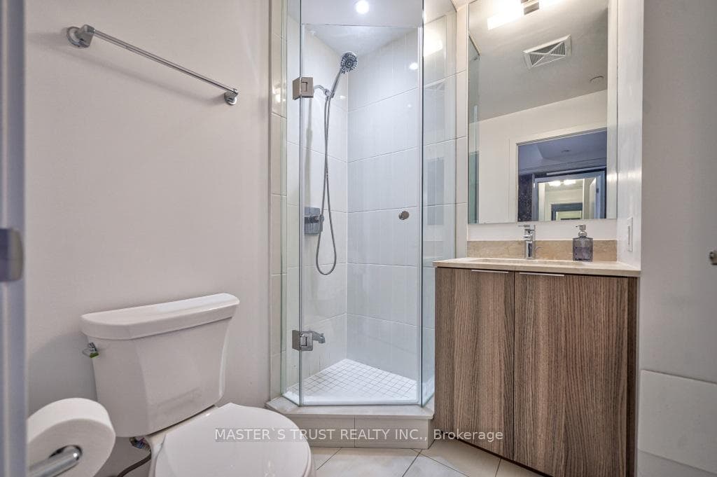 955 Bay Street Unit 3001 photo 4