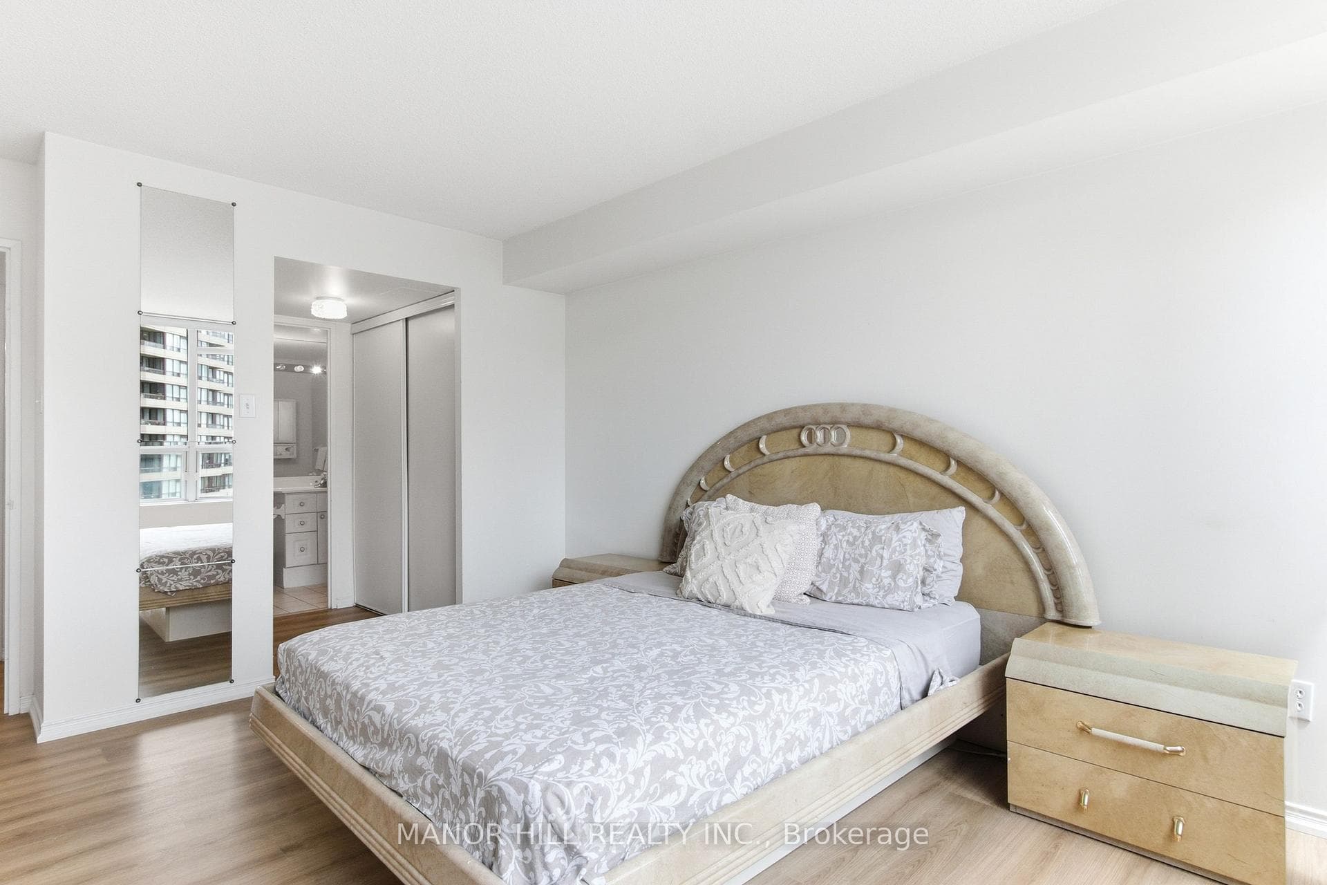11 Townsgate Drive Unit 814 photo 27