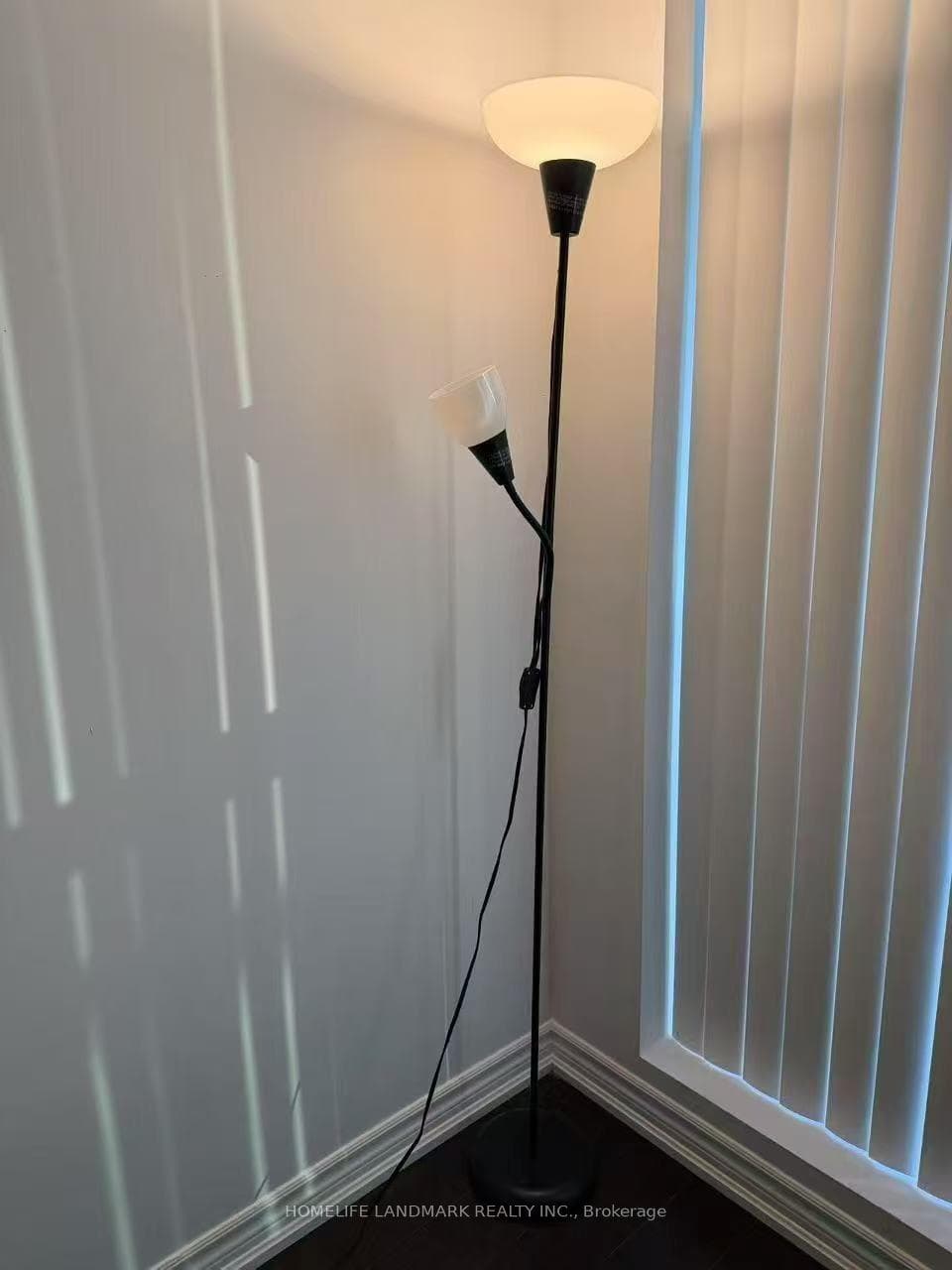 386 Yonge Street Unit 4616 photo 19