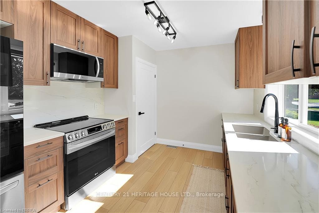 17 Preston Drive photo 12