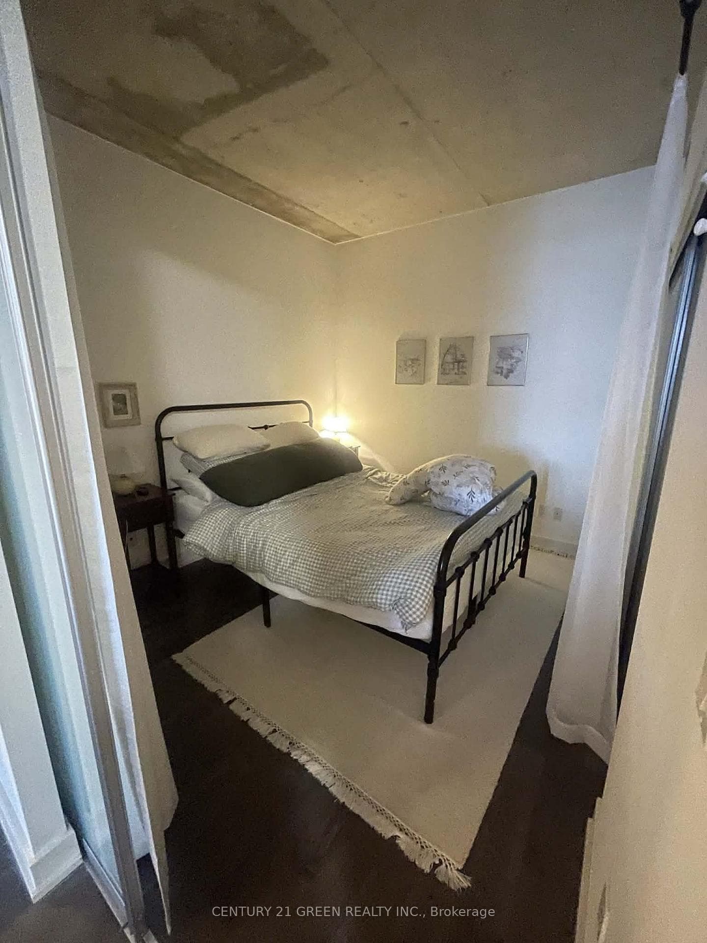 1190 Dundas Street Unit 422 photo 8