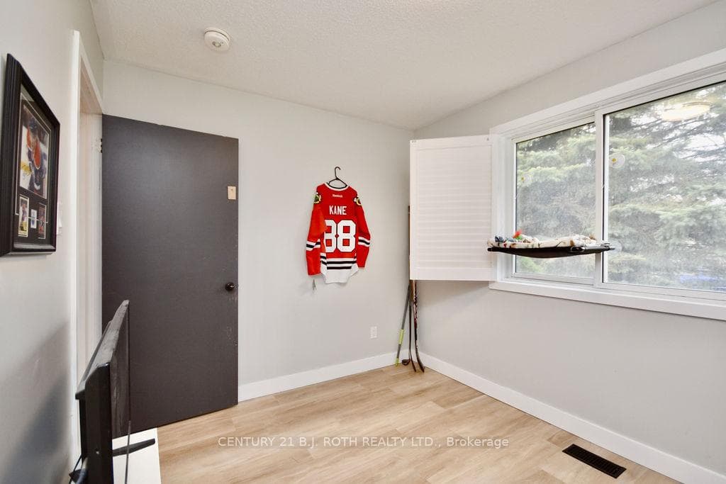 39 DANCY Drive photo 12