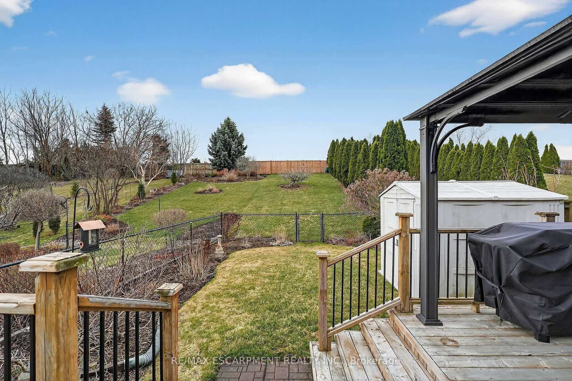 6 Conrad Place photo 3