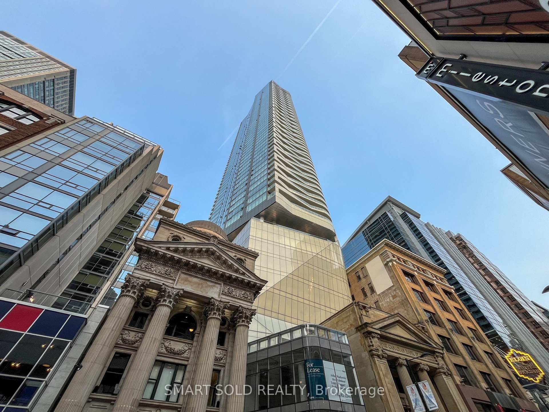197 Yonge Street Unit 2403 photo 1
