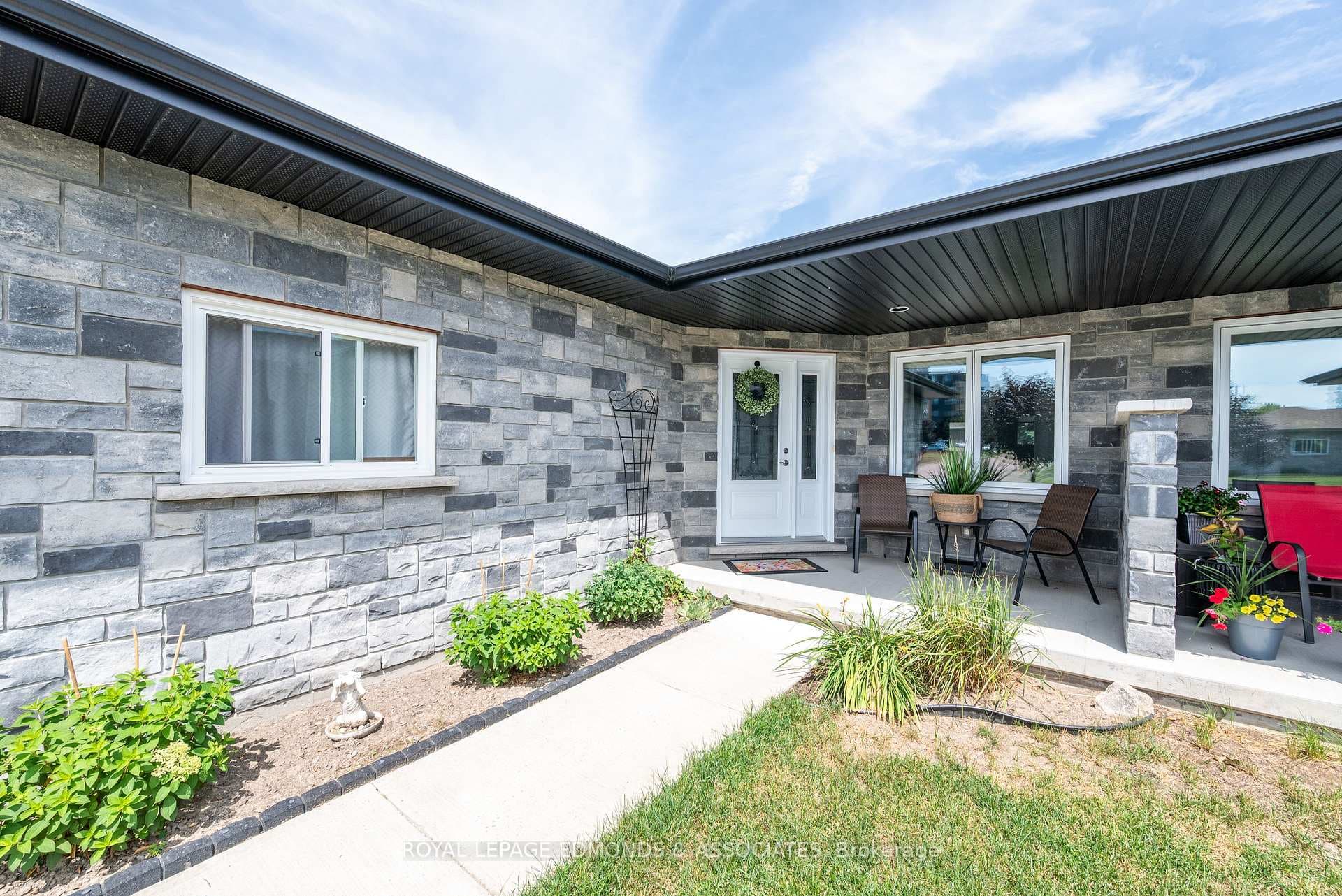 375 Patricia Avenue photo 4