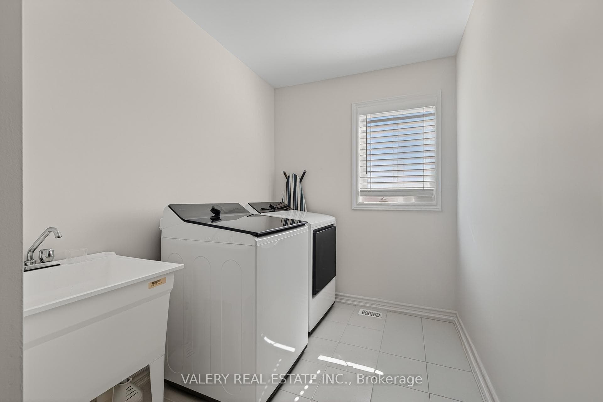 109 Ballantyne Avenue photo 27
