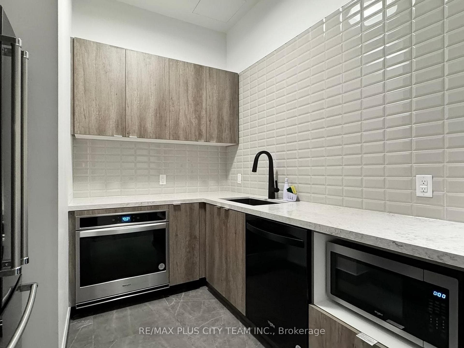 231 Fort York Boulevard Unit 1811 photo 31