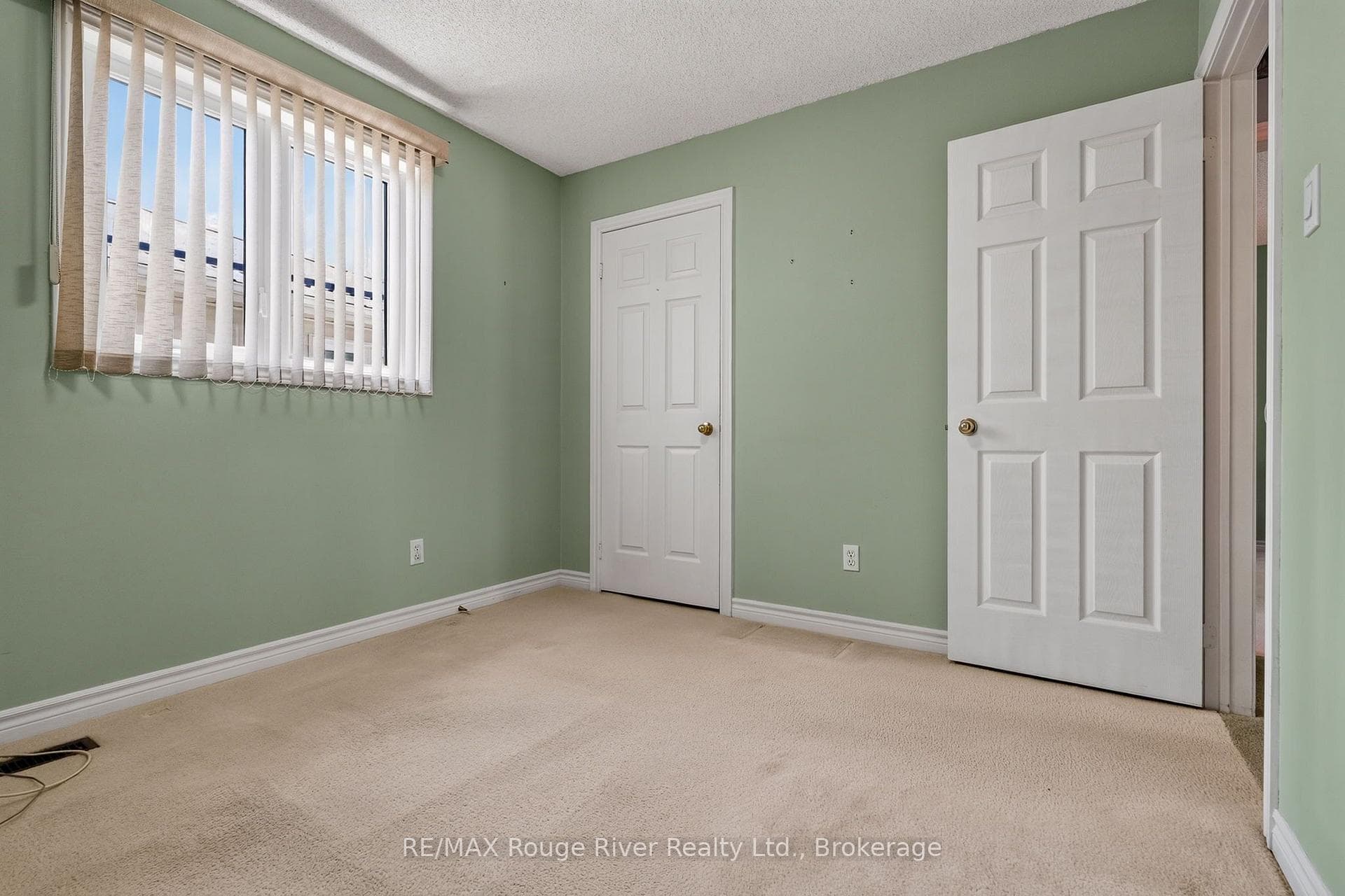 660 Ewing Street photo 25