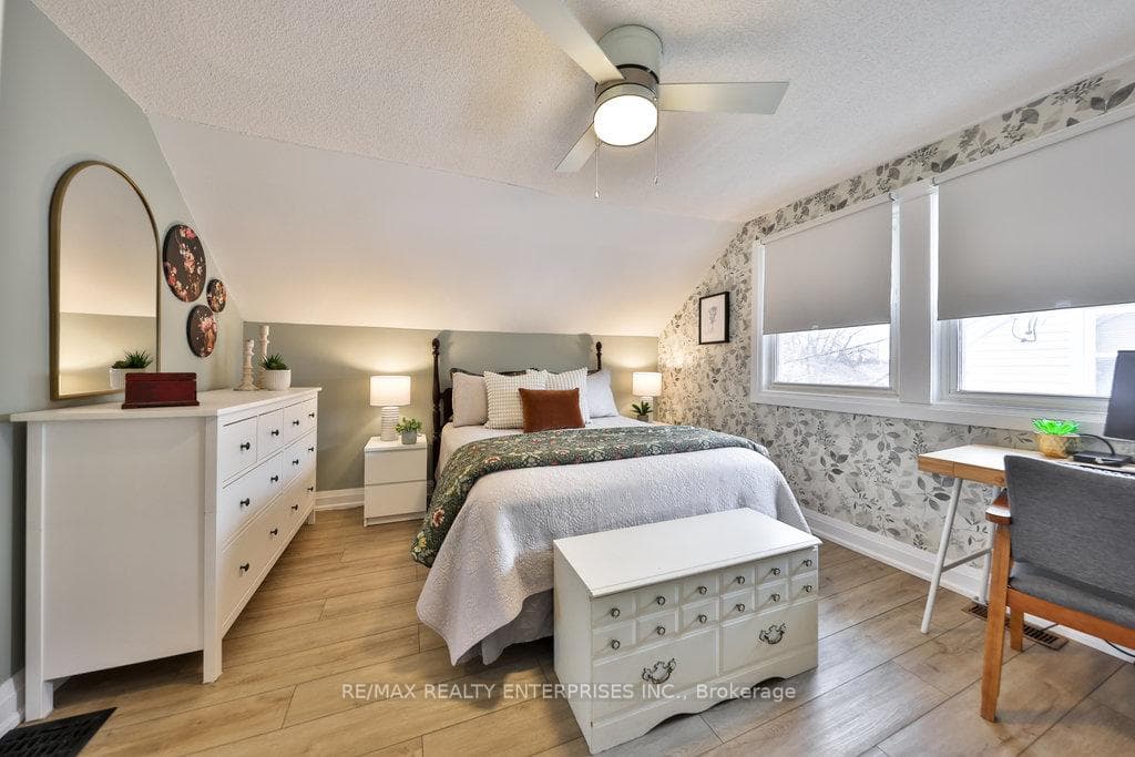 Primary W/Laminate Floors, B/In Wardrobe
