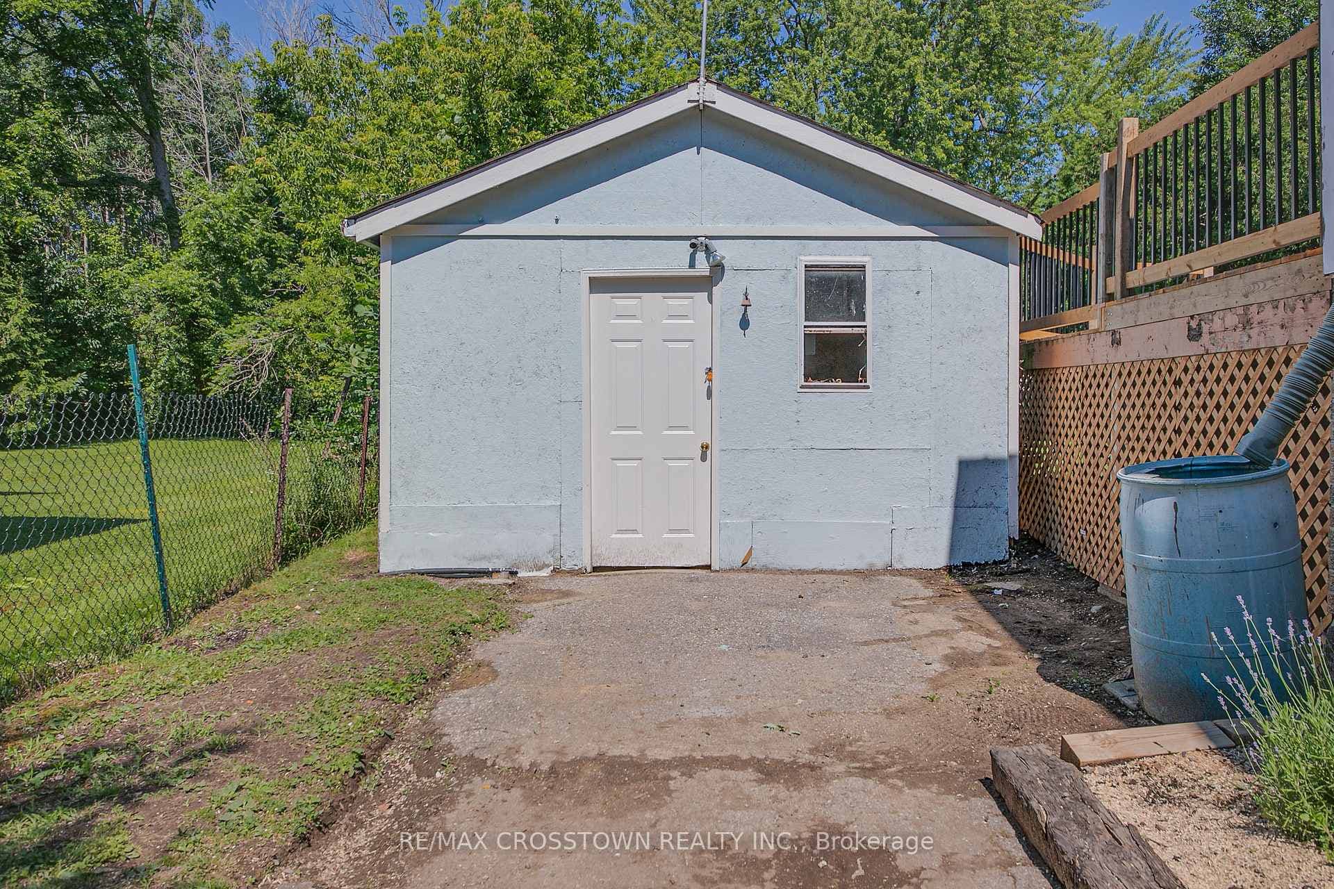 1160 Alfred Street photo 38