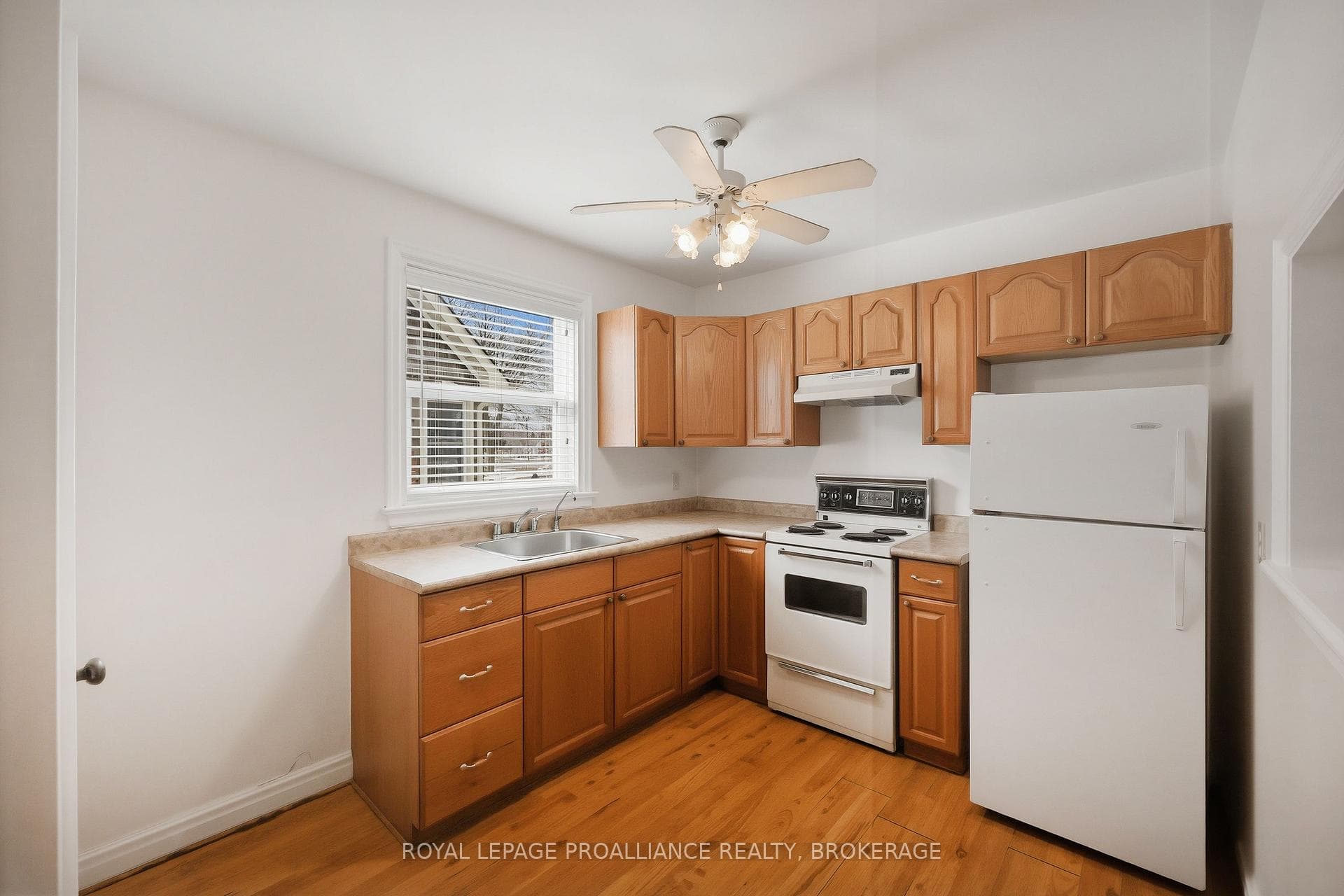 419 College Street photo 11