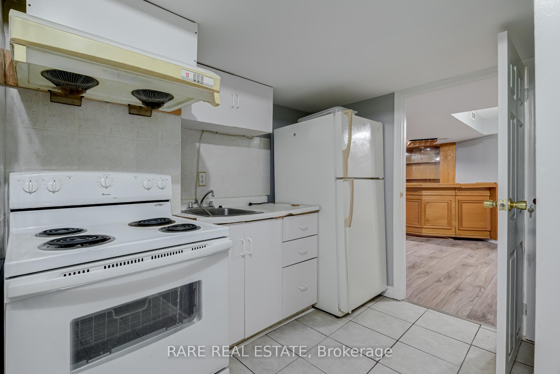 552 Morrish Road photo 28