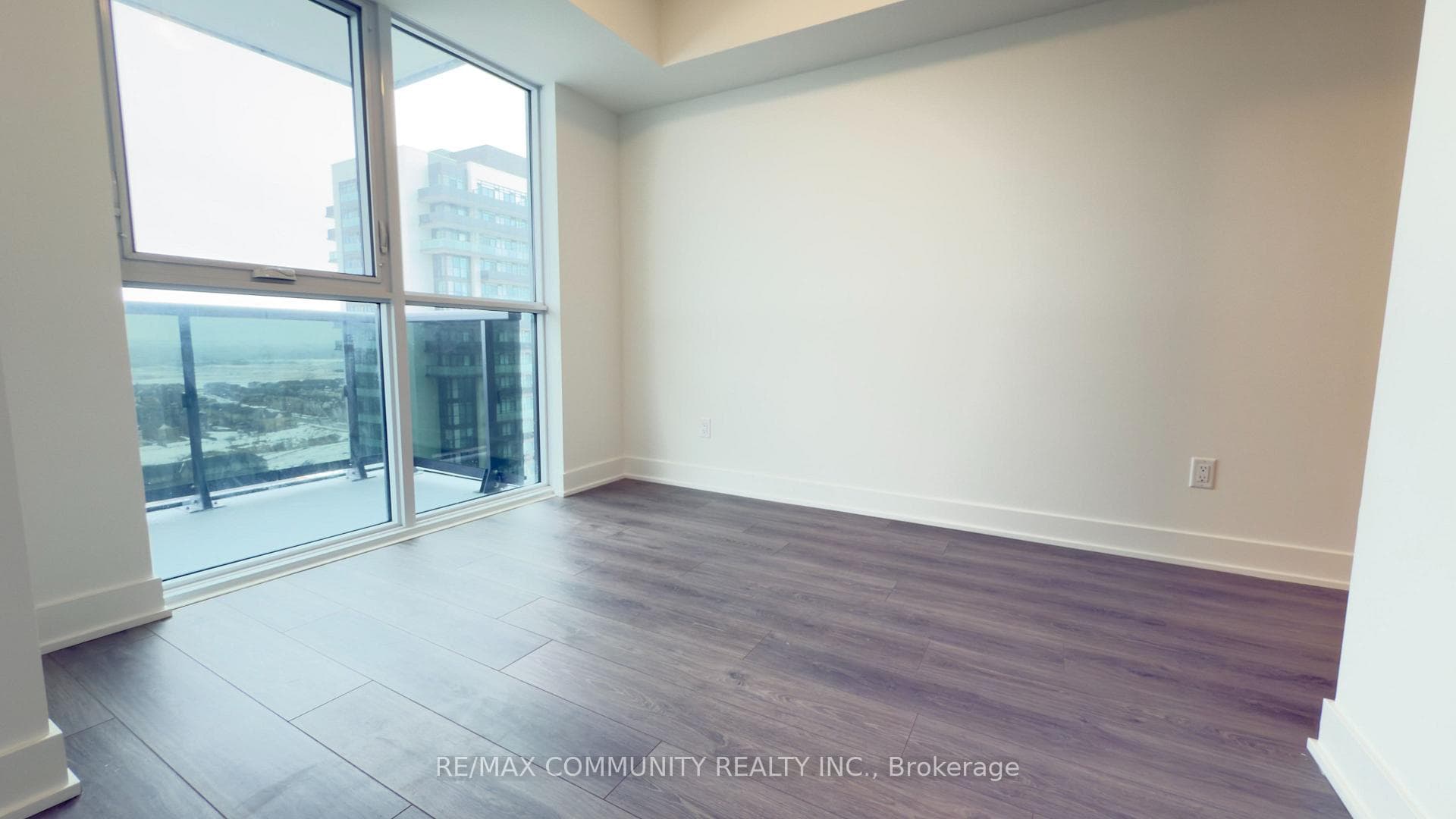 2545 Simcoe Street Unit 2008 photo 8