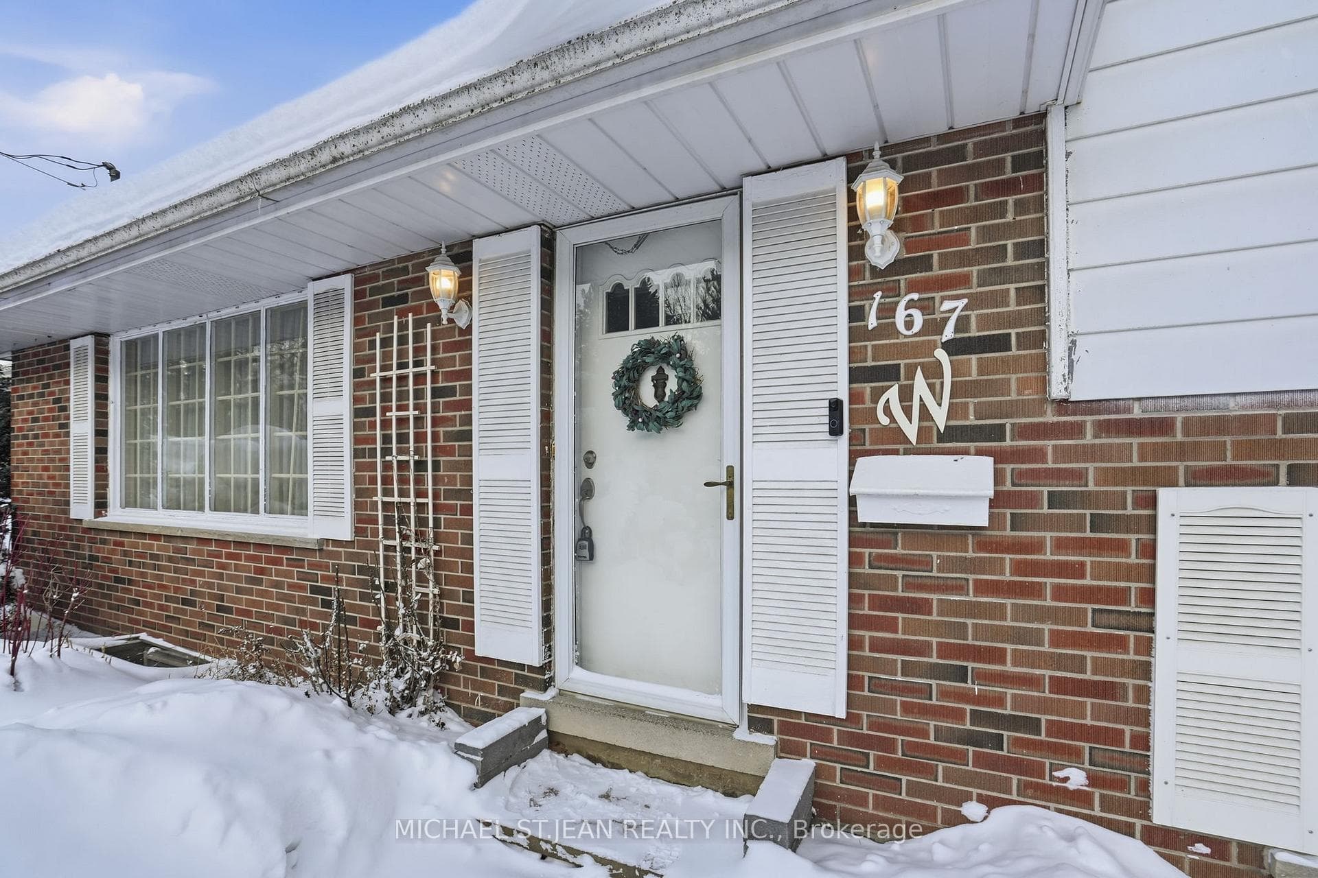 167 Fallingbrook Drive photo 4