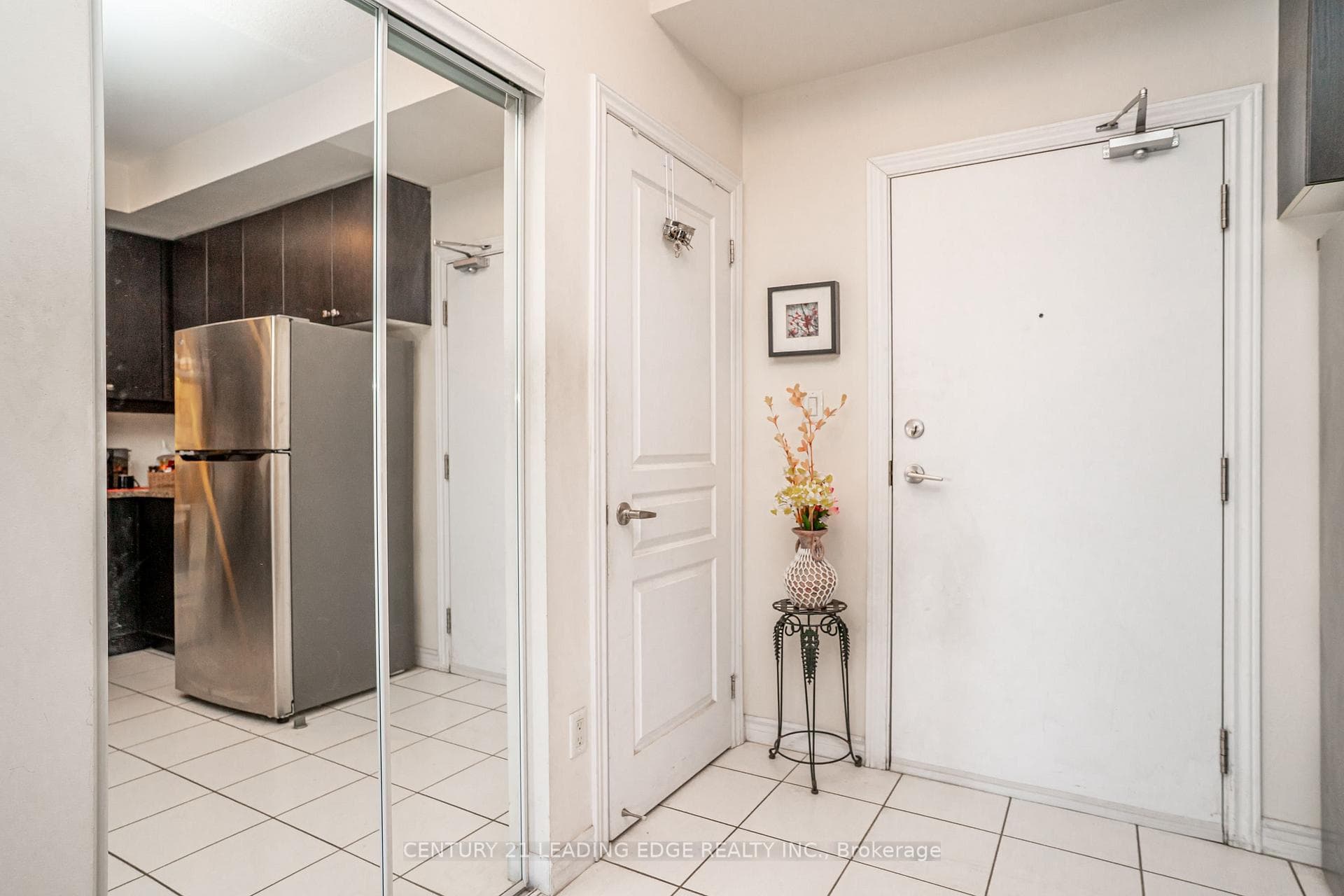 570 Lolita Gardens Unit 421 photo 9