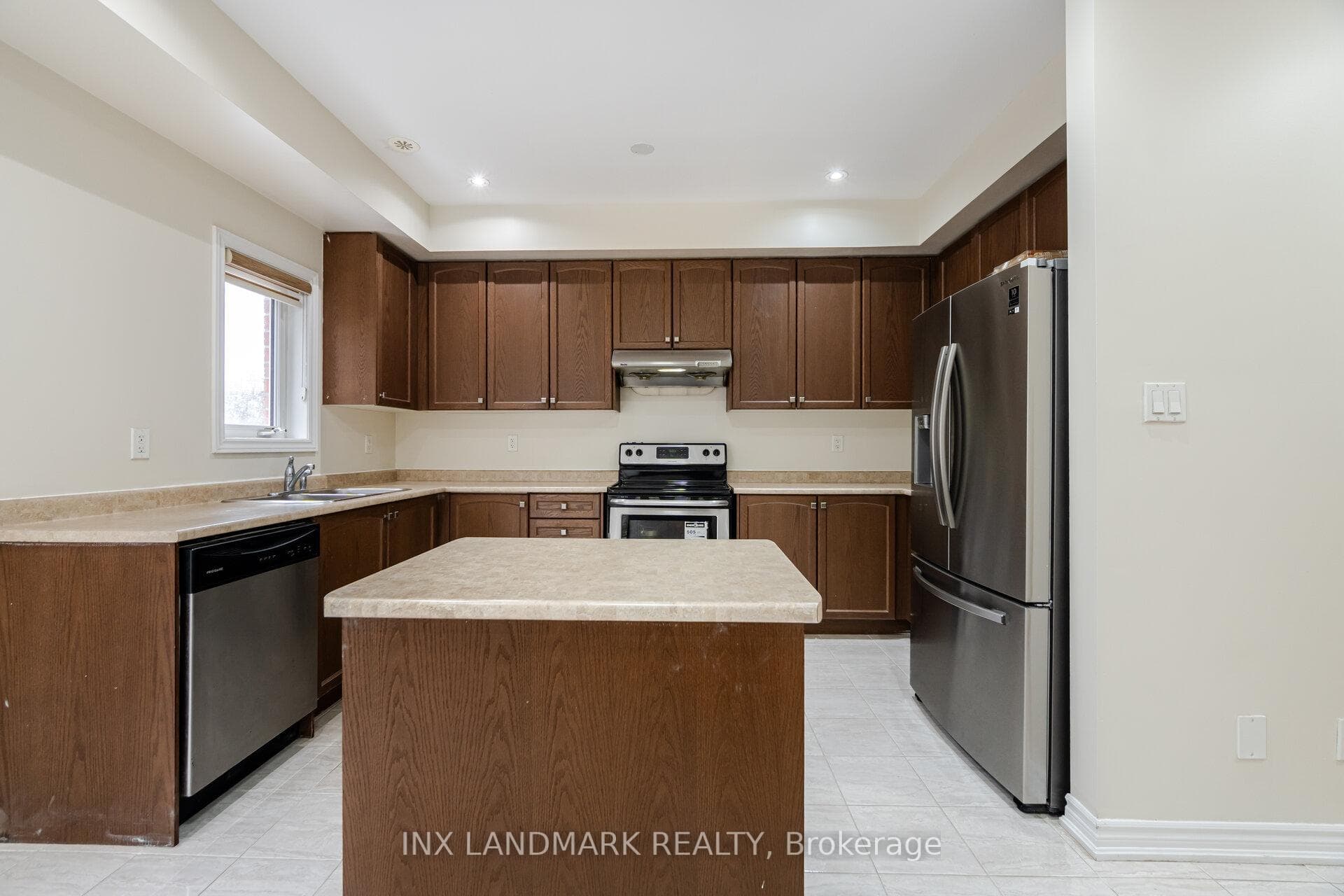 23 Abercove Close photo 9