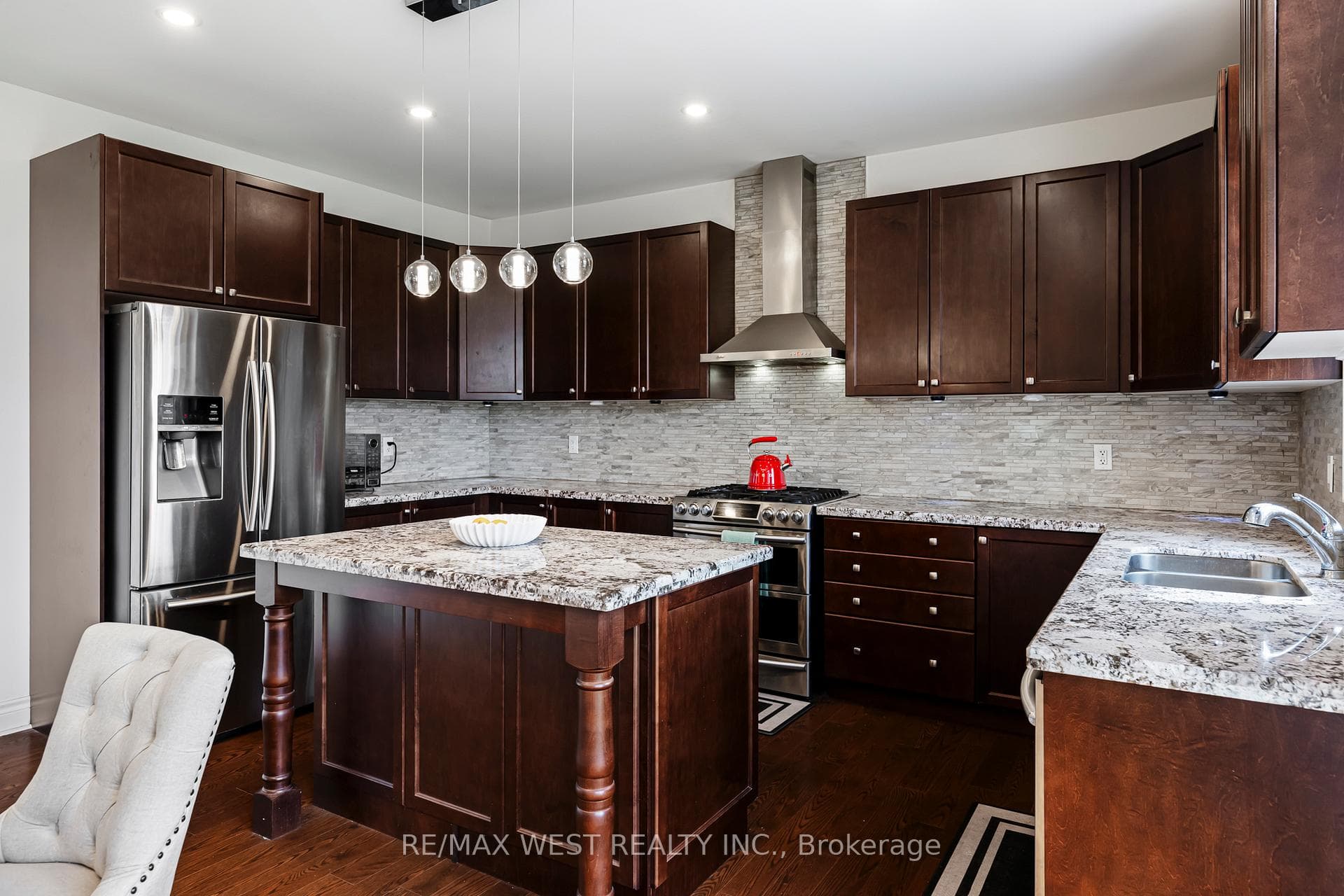 10 Stonegate Avenue photo 26
