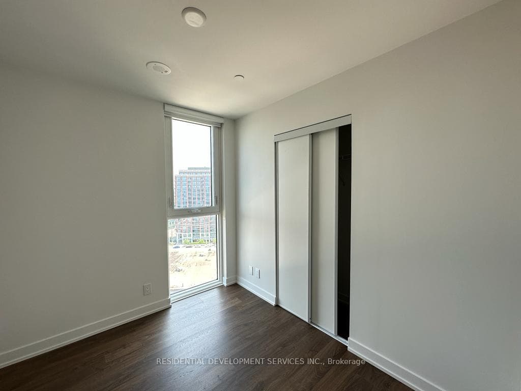 30 Tretti Way Unit 1302 photo 3