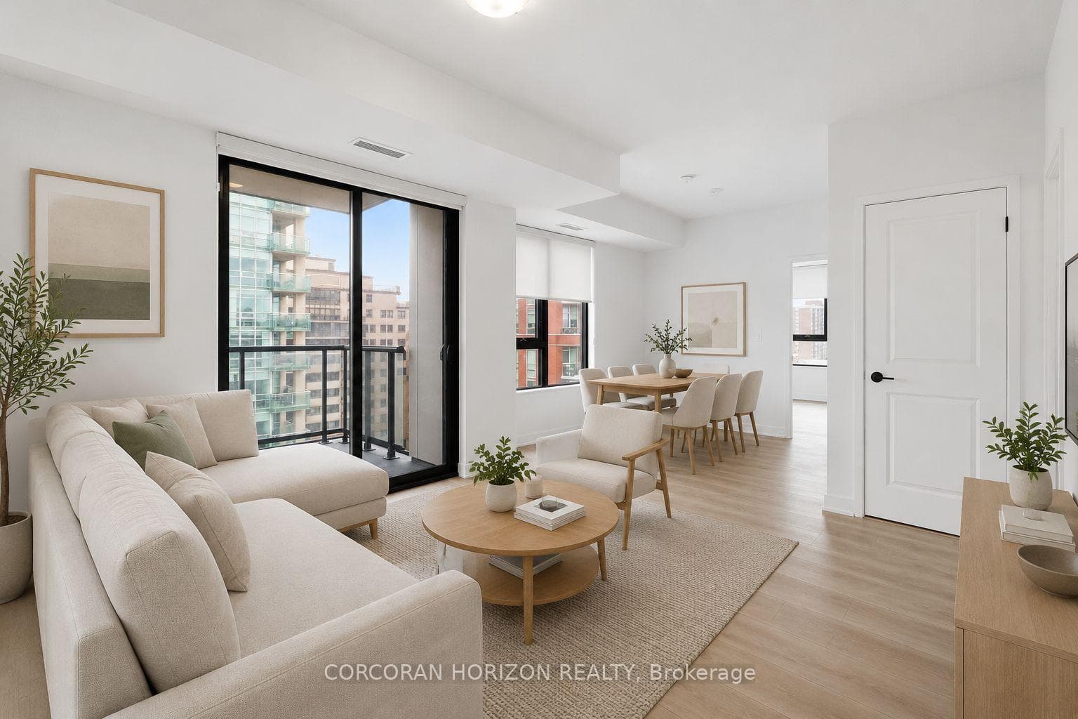 2075 Lakeshore Road Unit 809 photo 3