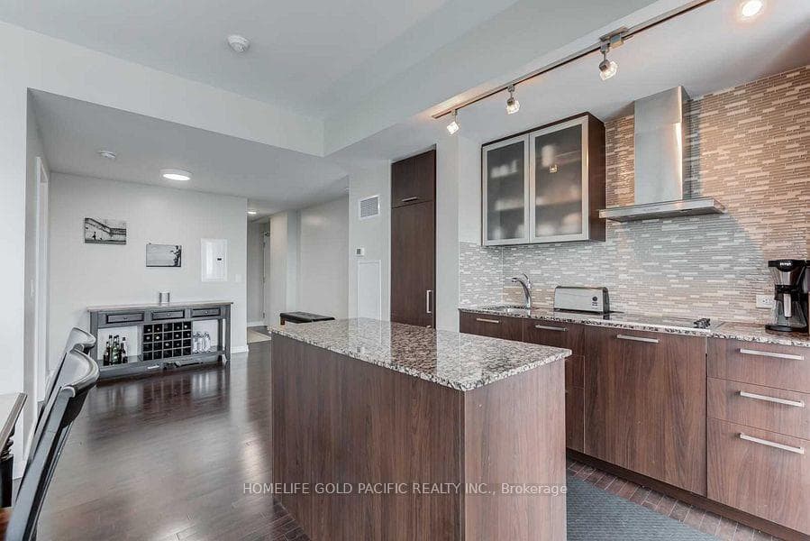 14 York Street Unit 6208 photo 6