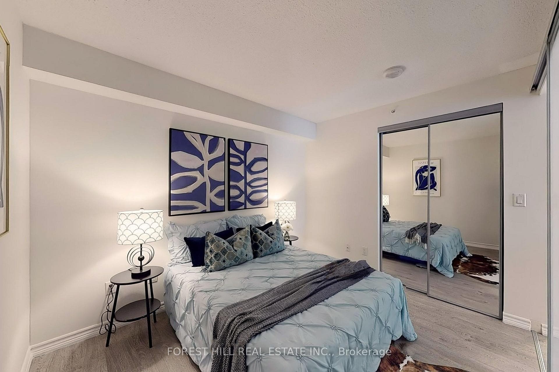 386 Yonge Street Unit 1104 photo 17