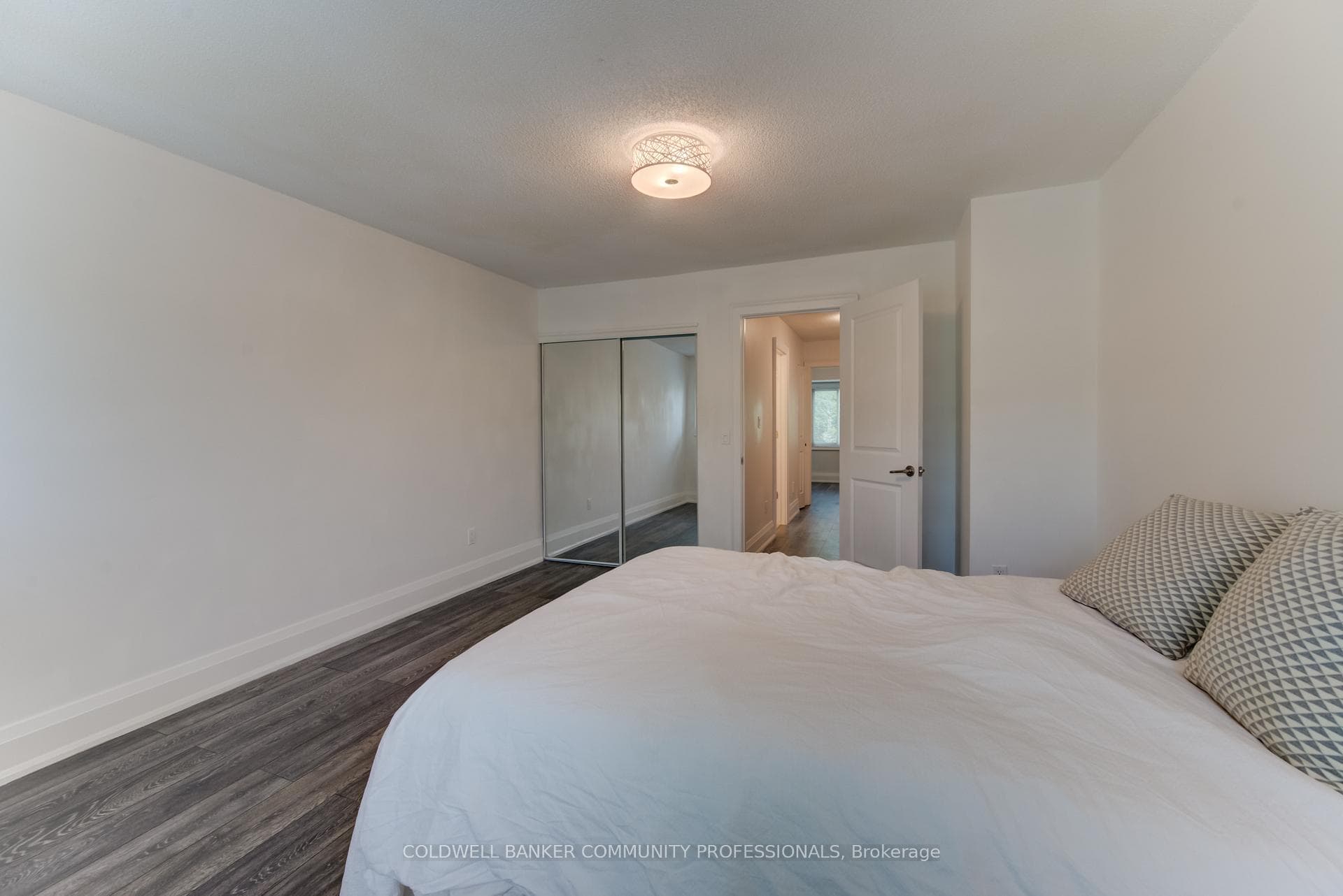 895 Maple Avenue Unit 516 photo 25