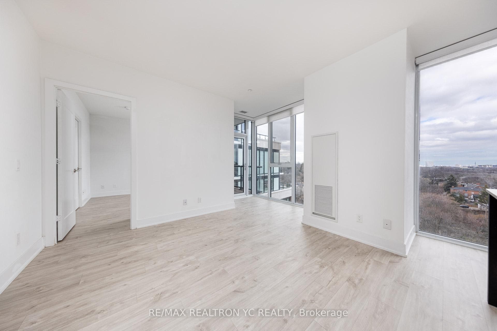1 Belsize Drive Unit 801 photo 2
