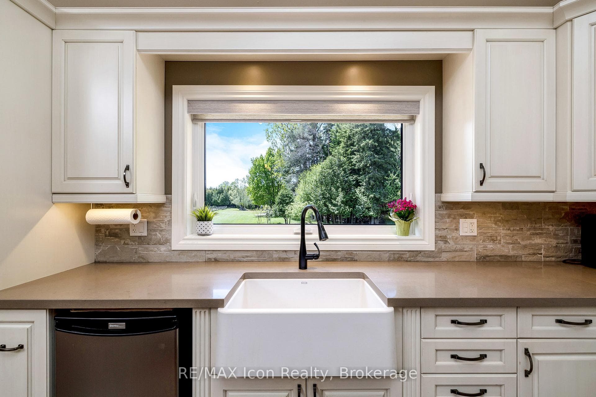 Chef-Inspired Kitchen with a VIEW!