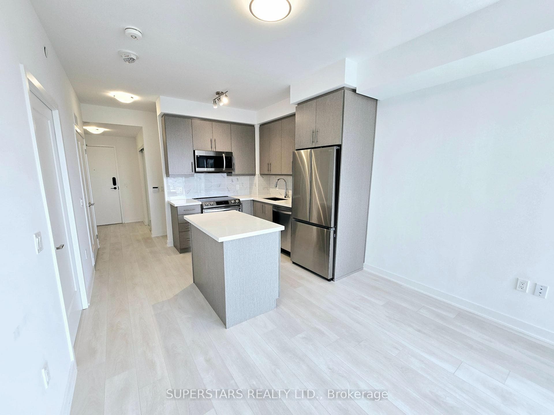 105 Oneida Crescent Unit 1401 photo 7