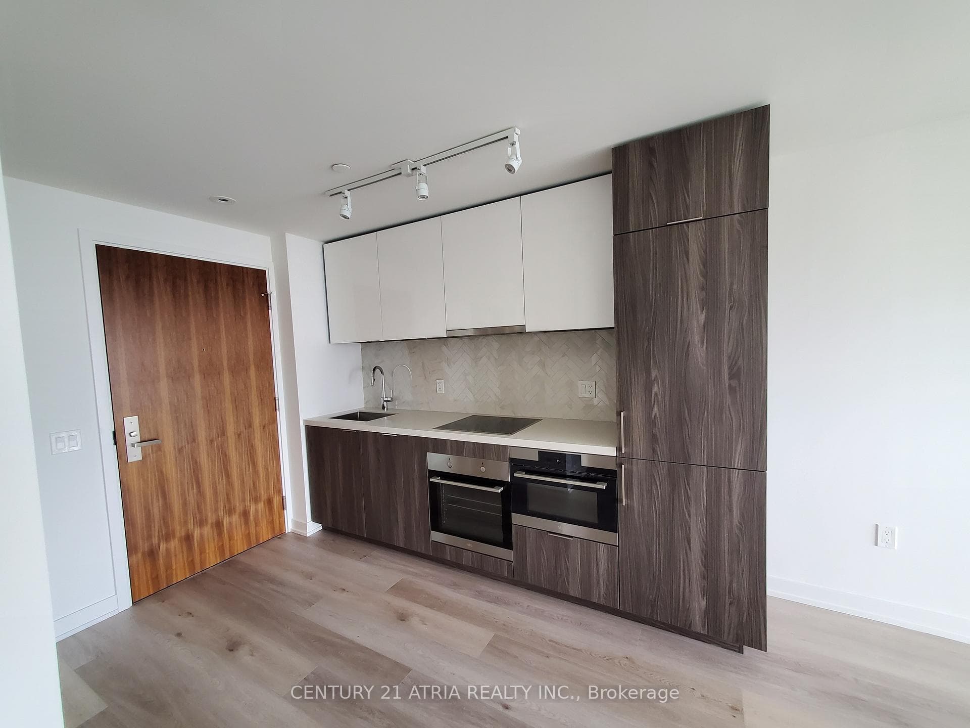 15 QUEENS QUAY N/A Unit 2910 photo 3