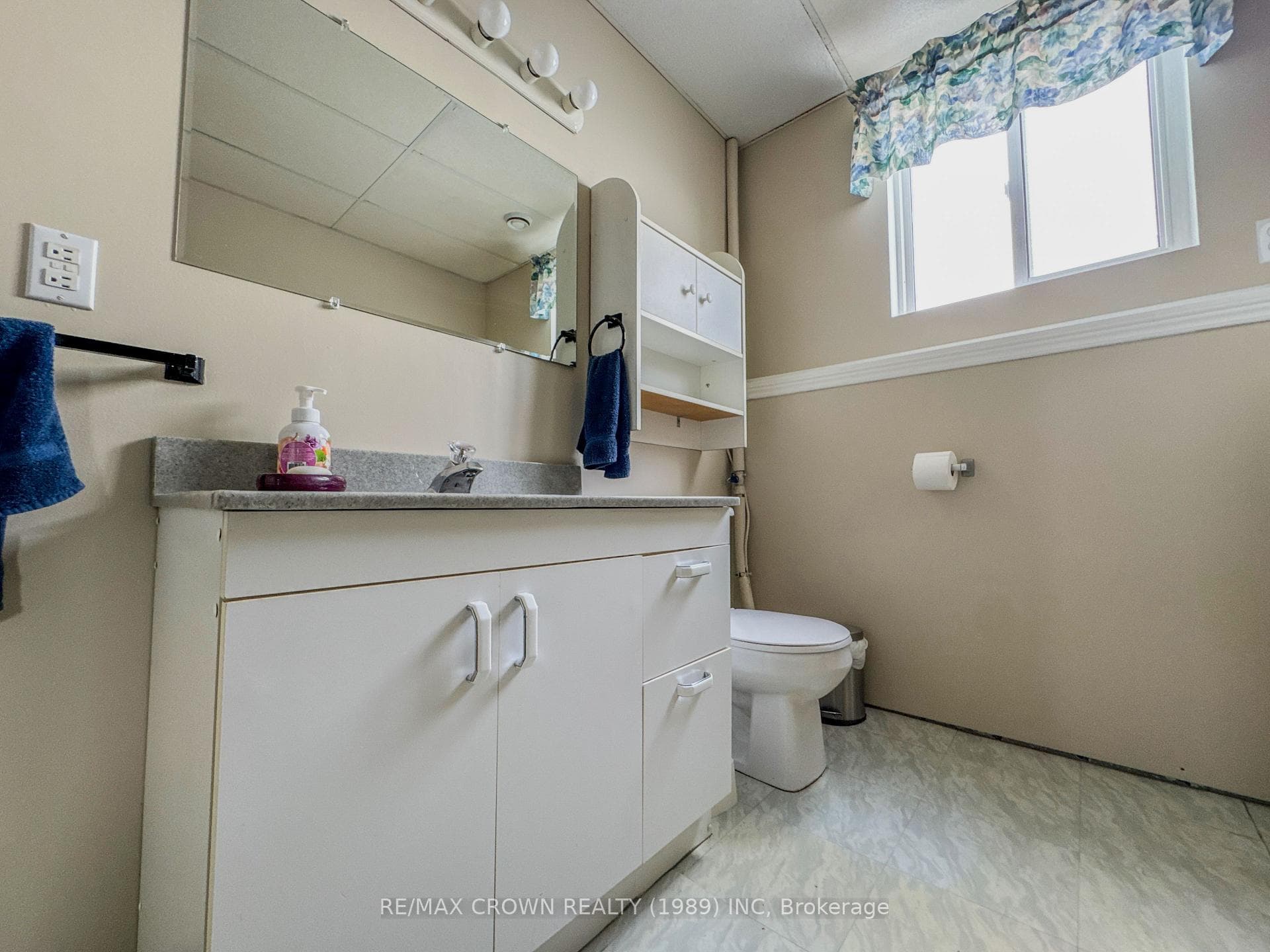 129 Front Street photo 28