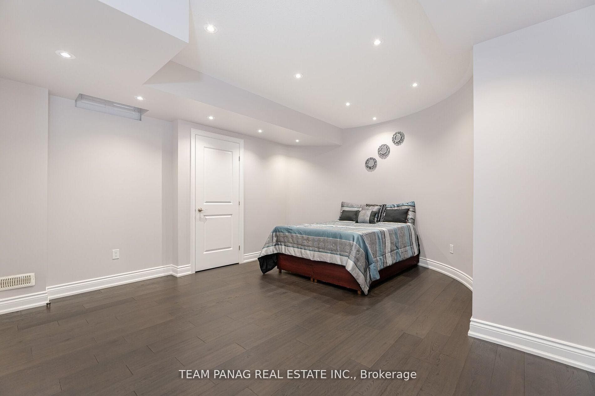 76 Balderson Drive photo 42
