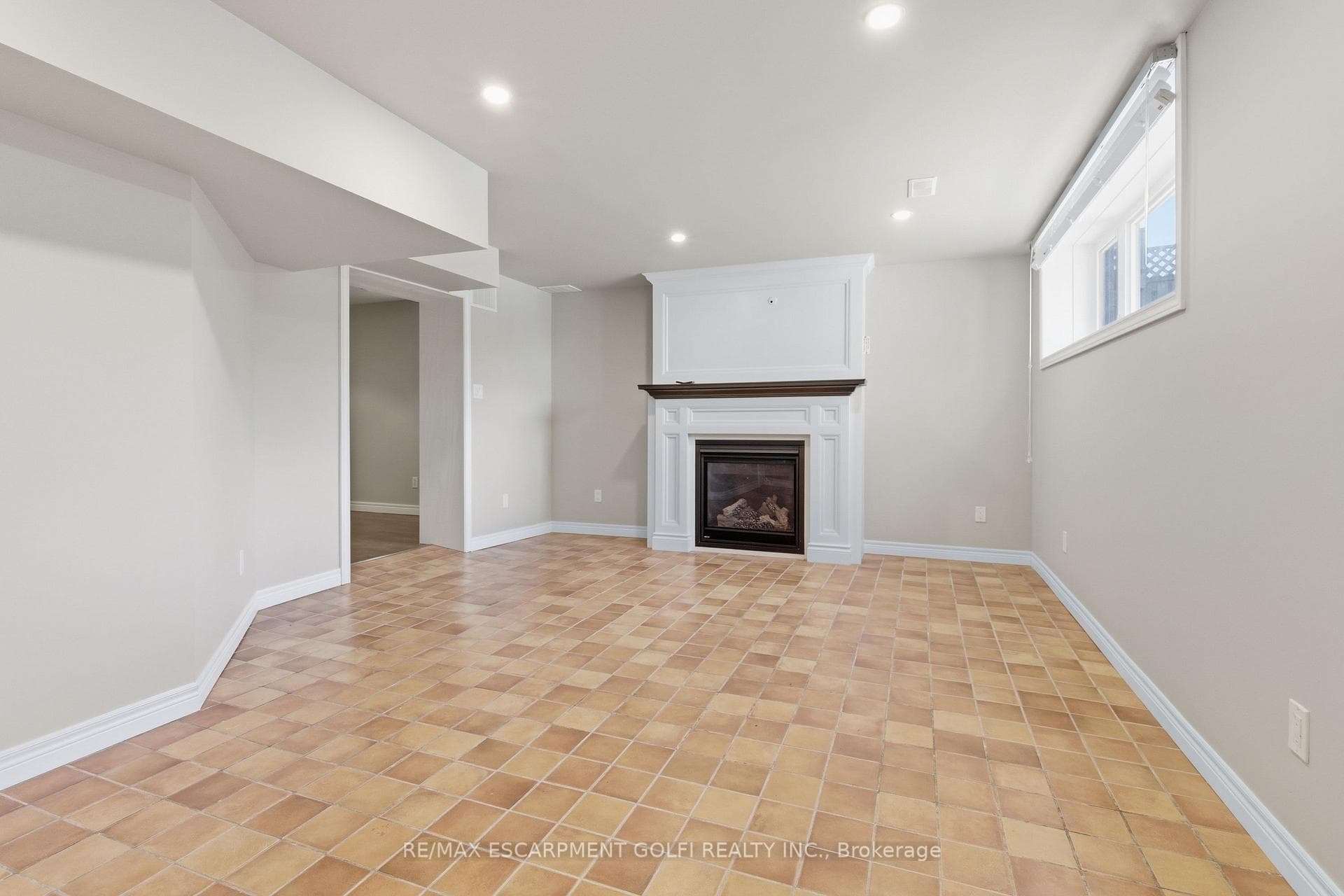 213 Dorchester Drive photo 33