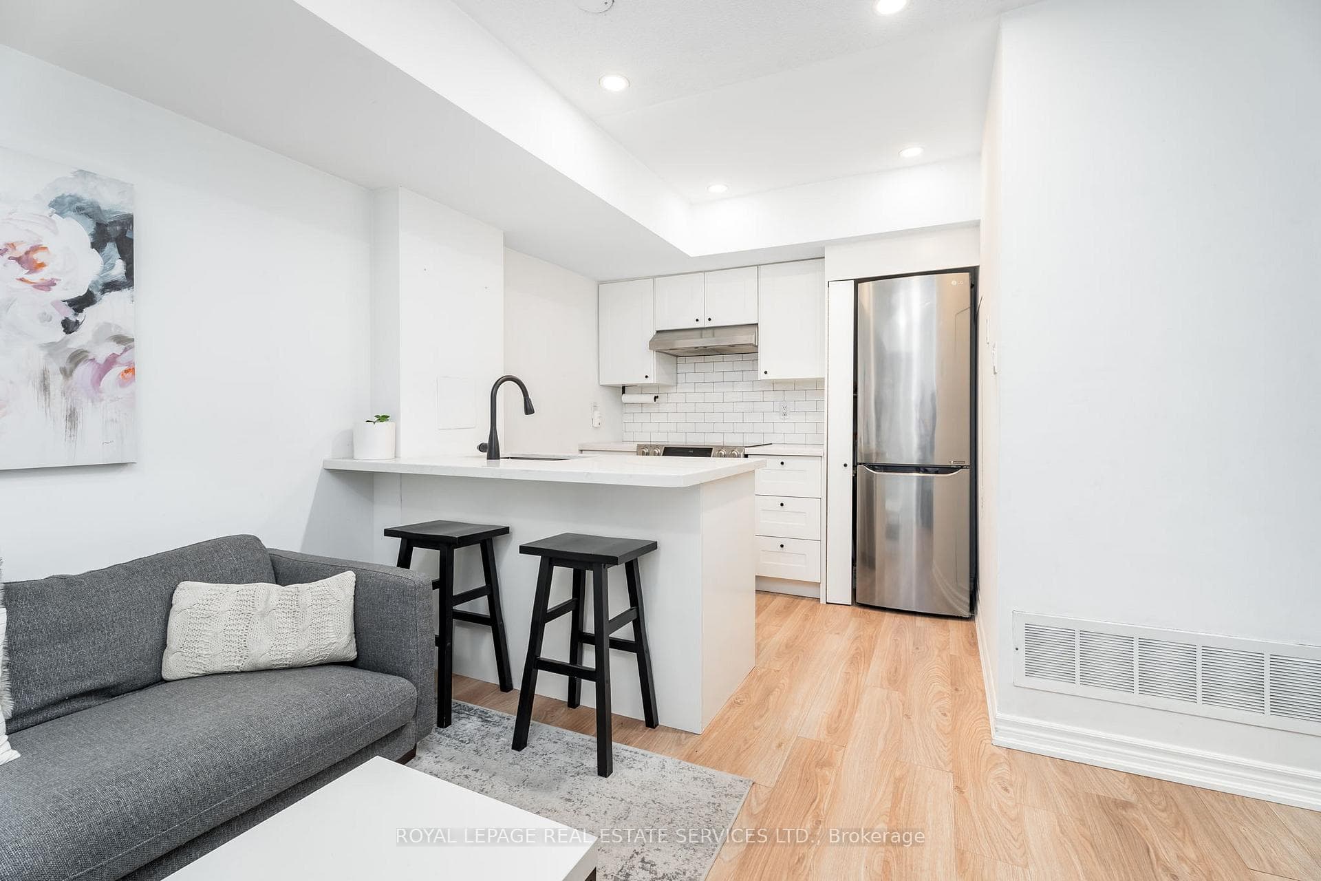 11 Niagara Street Unit 32 photo 13