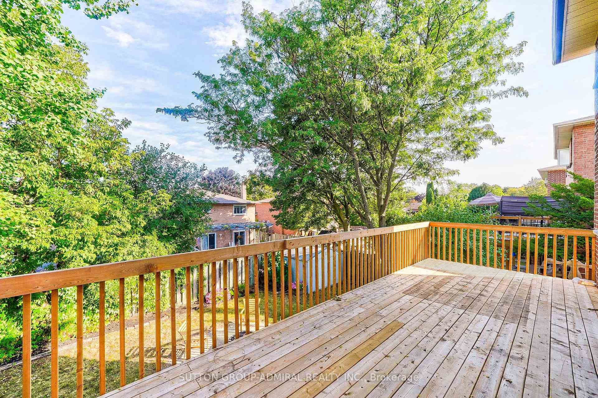 311 Buckingham Road photo 13