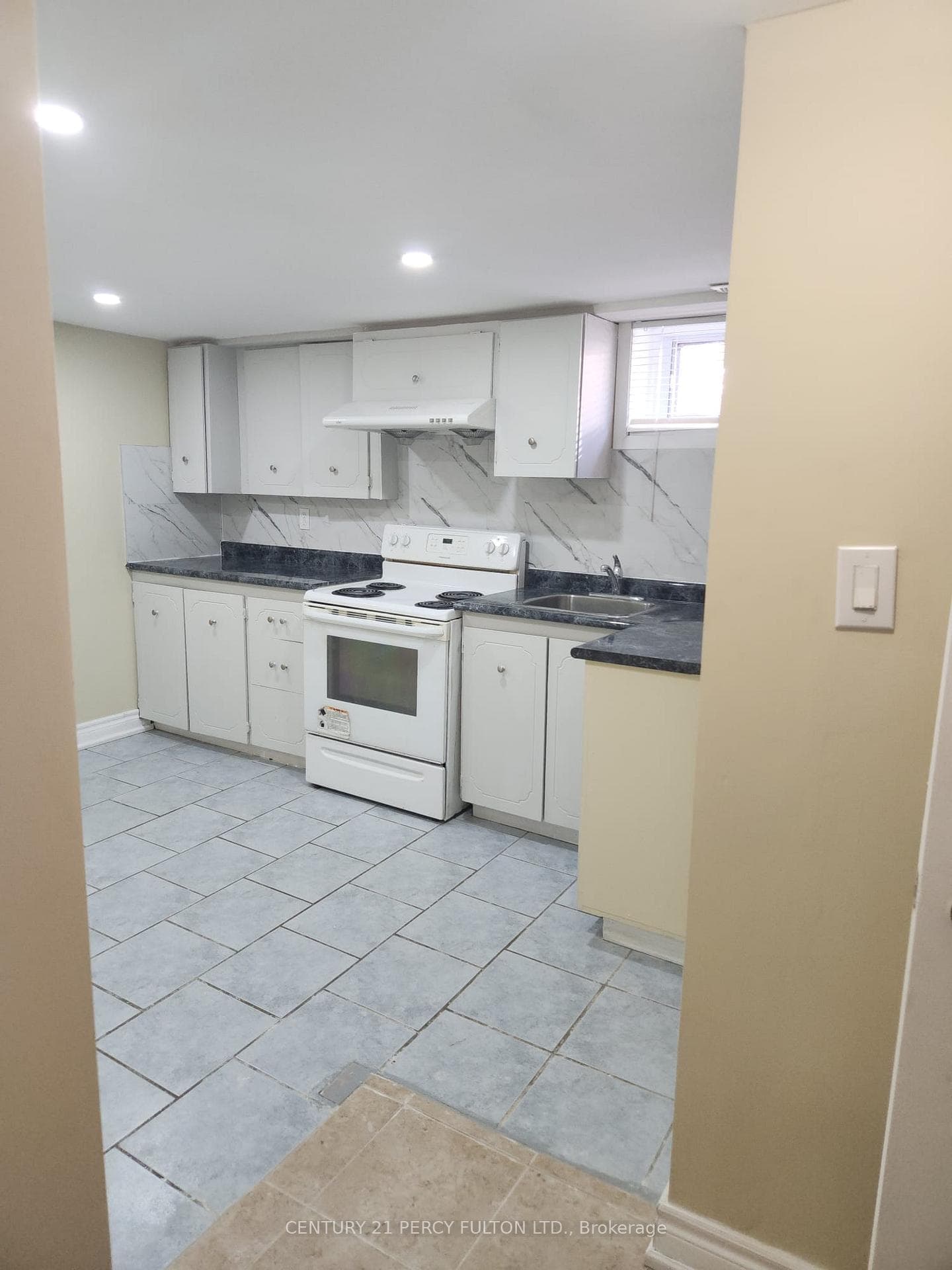 19 Lynvalley Crescent Unit BMT photo 8