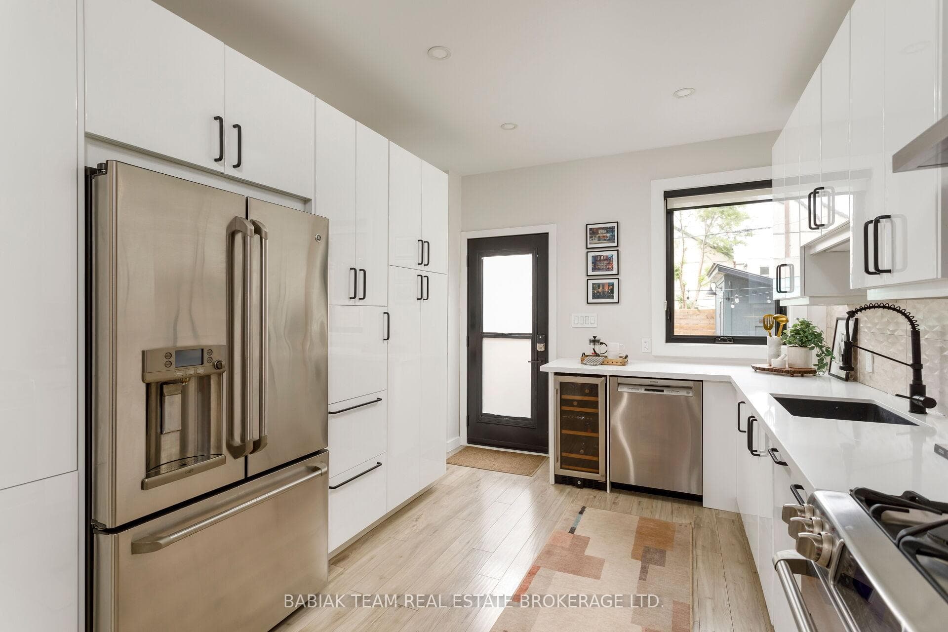 497 Keele Street photo 17
