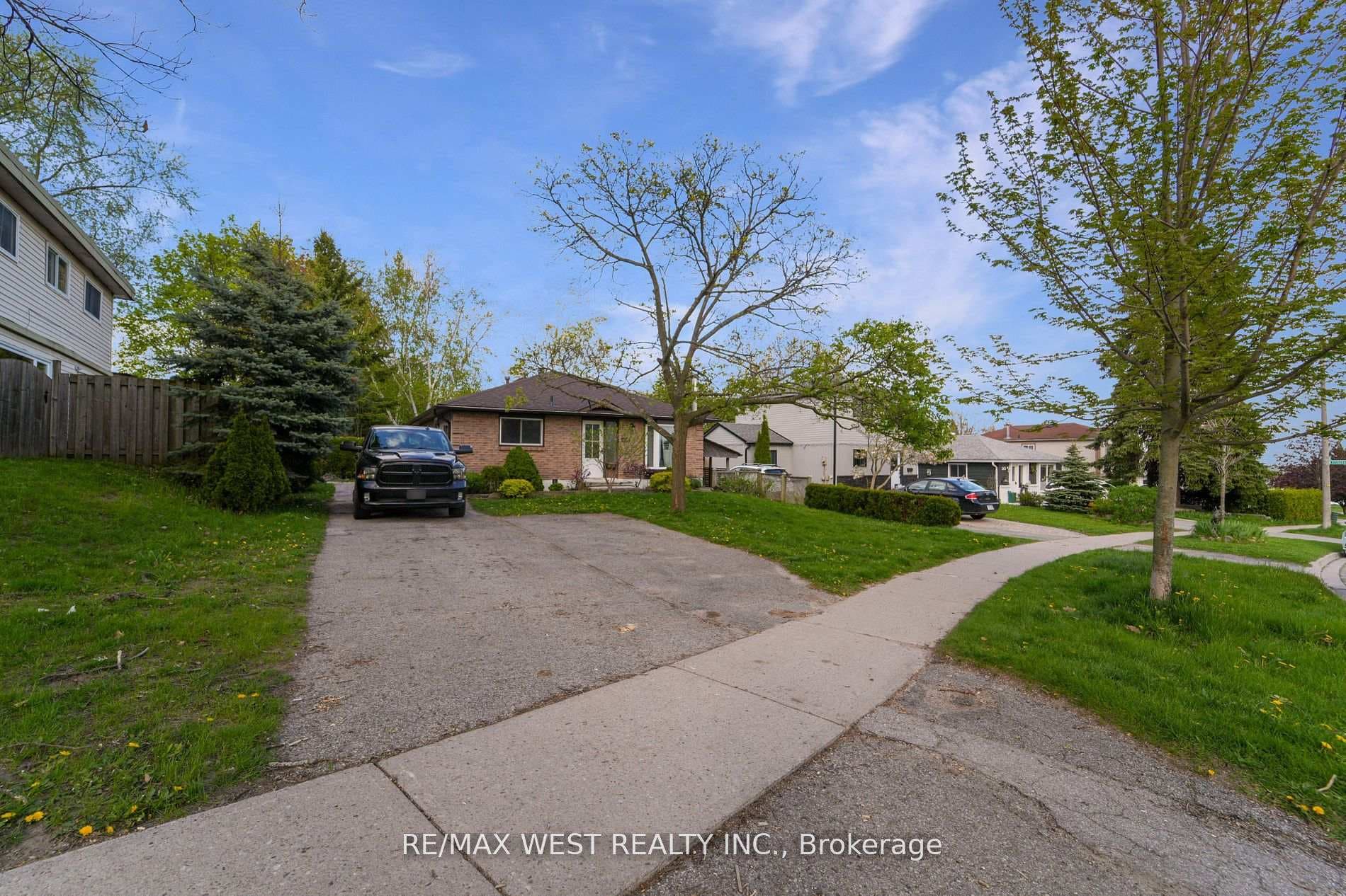 241 Letitia Street photo 40