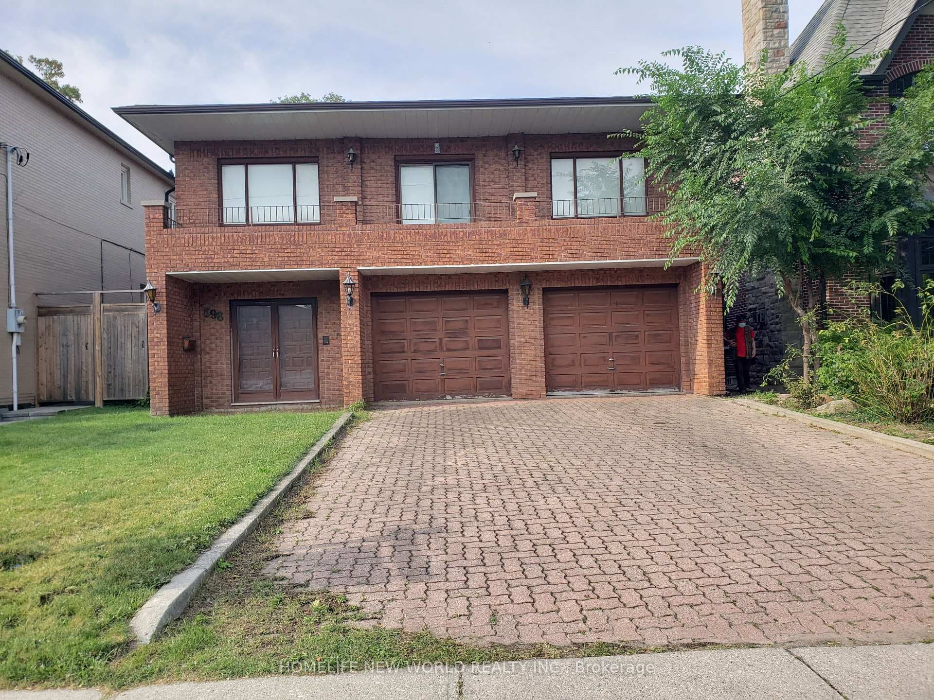 598 Glengrove Avenue photo 1