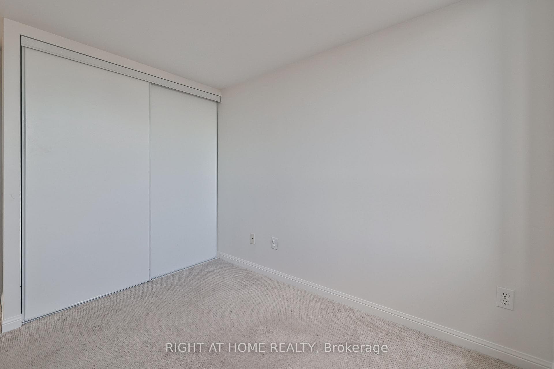 900 Mount Pleasant Road Unit 1407 photo 15