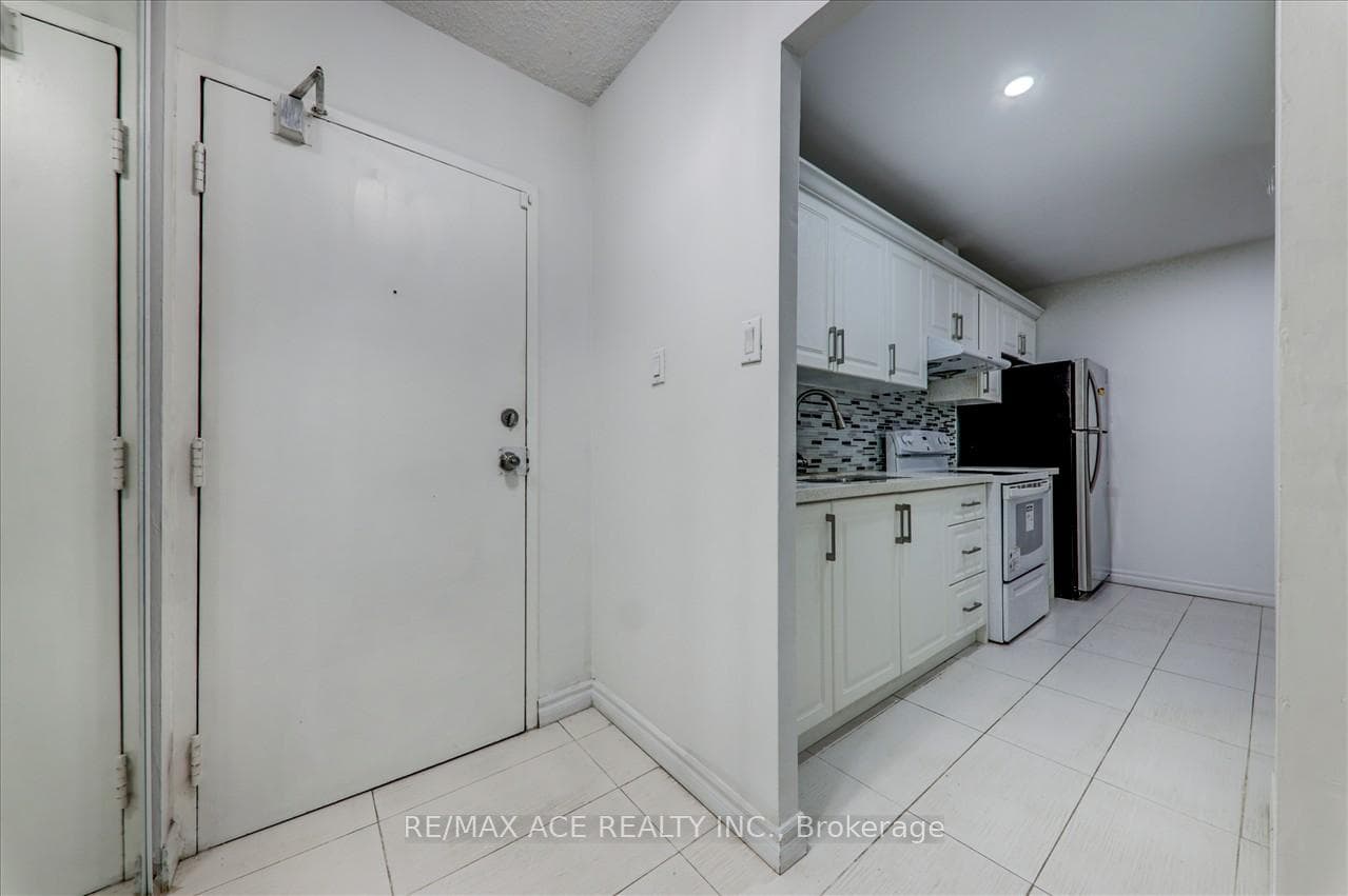 100 Mornelle Court Unit 1031 photo 7