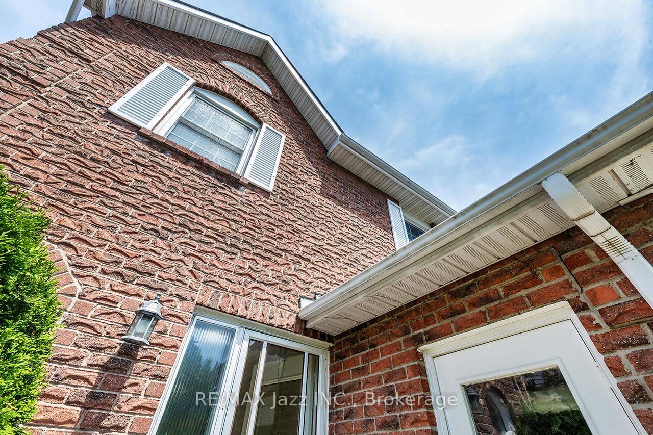 759 Cobblers Court photo 40